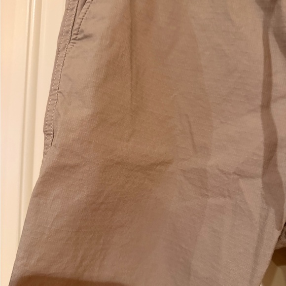 Vuori Women’s ripstop pants beige color Size M EUC - Picture 5 of 6